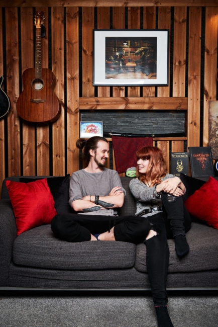 Two Feathers Nicklas and Elvira