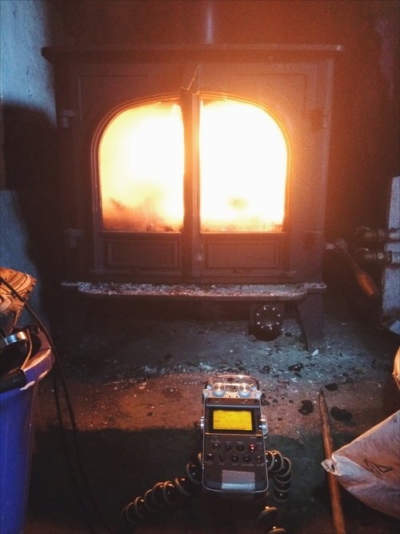 A hot stove and a D50 recording the blaze