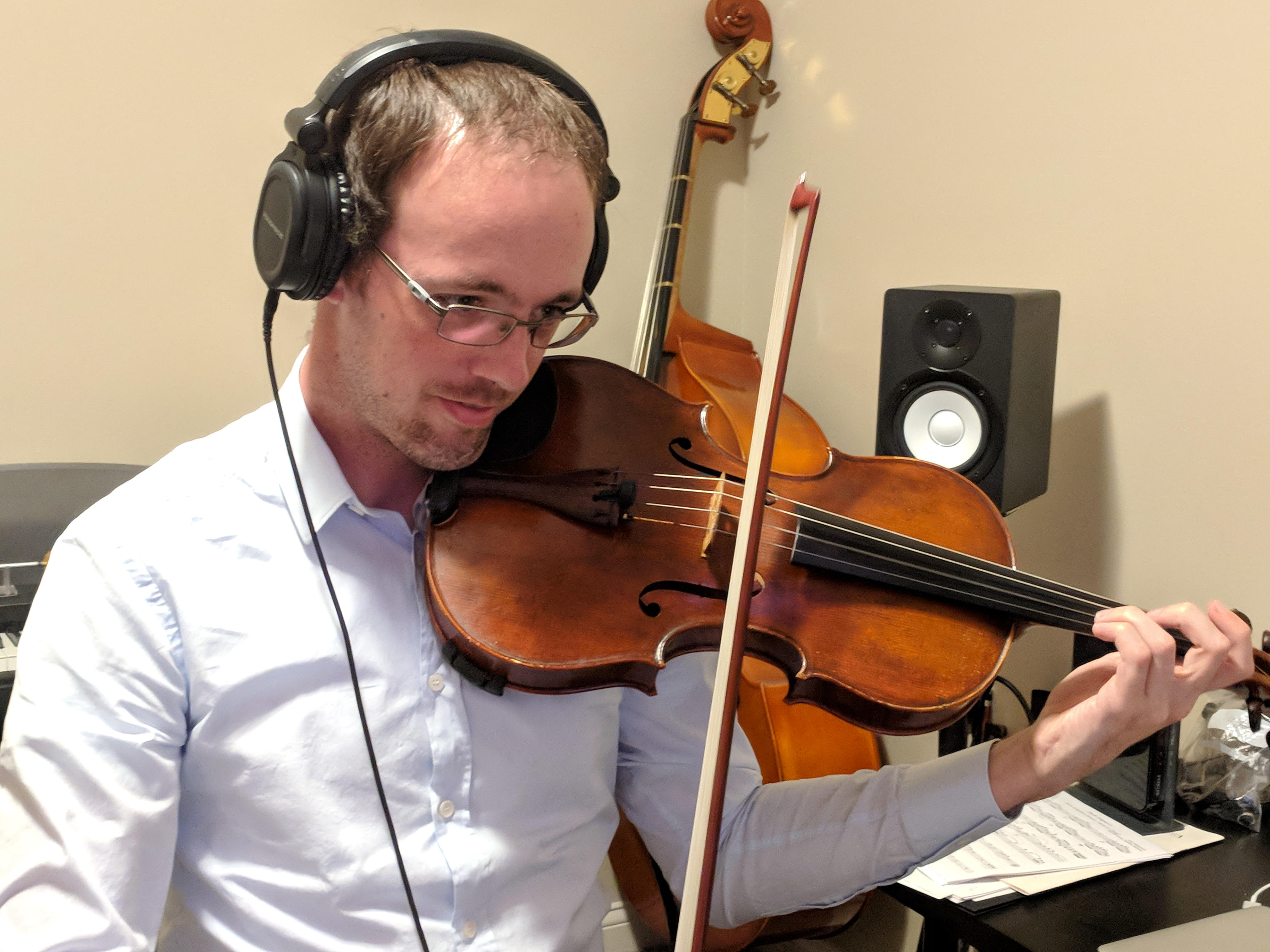 Andrew Steffen - a man plays the violin