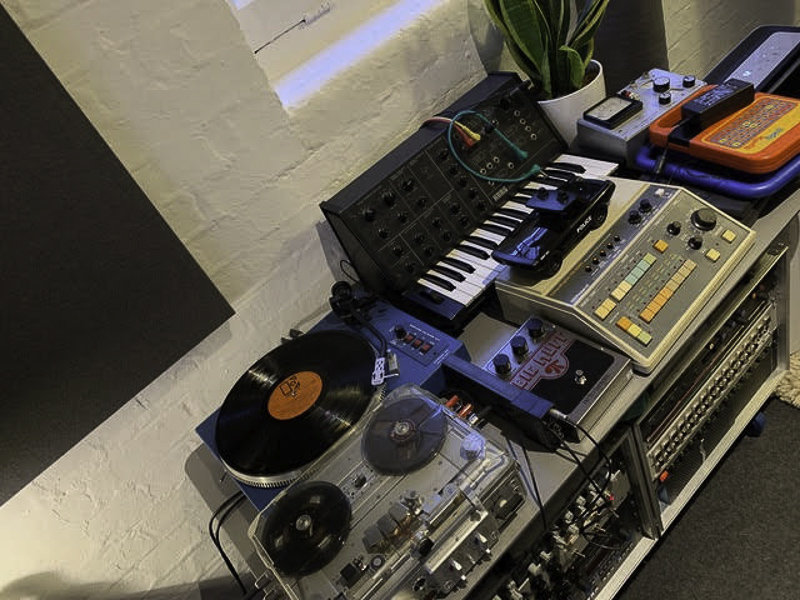 Black_Mirror_sound-3