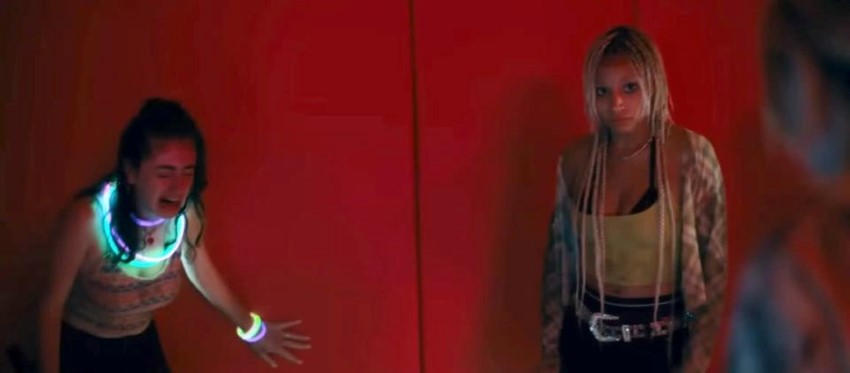 BodiesBodiesBodies_sound-08