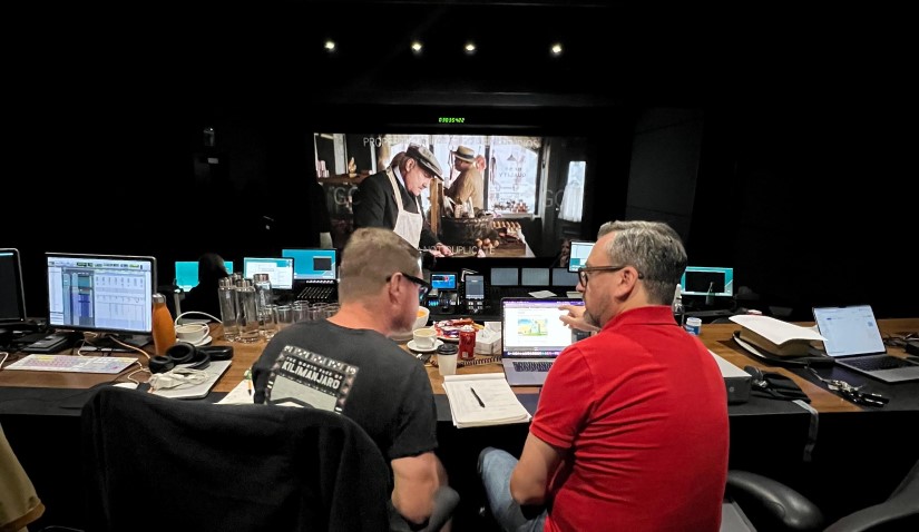 YoungWomanSea_sound-03