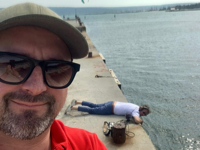 YoungWomanSea_sound-04